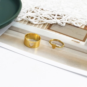 Retro gold heart ring set with hollow plane and heart pendants for couples