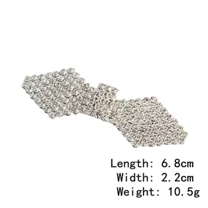 Barrette à cheveux nœud en strass avec base en alliage argenté et cristaux brillants