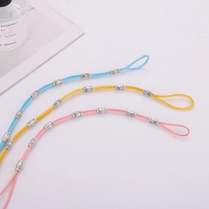 Cordes à cheveux ethniques en daim avec perles argentées vintage pour coiffures boho
