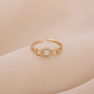 Bague géométrique ajustable en plaqué or avec micro-pavage de zircone sur tissu rose