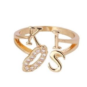 Bague ajustable KISS en laiton doré ornée de zircons pour un style chic et luxueux