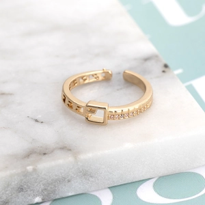 Chic gold-plated buckle ring with pink cubic zirconia in an open adjustable design