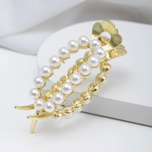 Elegant Metal Artificial Pearl Hair Claw Clip Rhinestone Gold Hollow Hair Clip For Women Daily Styling Fashion Hair Accessories