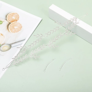 Serre-tête de mariée élégant en strass argenté avec motif feuilles et pinces à cheveux