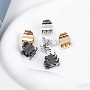 Detail-Set mit 6 Mini-Haarklammern aus Metall in Gold, Silber und Schwarz, poliert