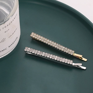 Barrette à Cheveux Élégante en Alliage Incrustée de Strass pour Femmes Pince Latérale Minimaliste Accessoire de Mode