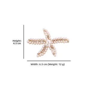 Détail de la broche étoile de mer avec perles et cristaux, taille 6,5 cm large et 4,5 cm haut