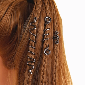 Vintage Keltische haarjuwelenset met zwarte spiraalclips en gegraveerde ringen voor vlecht