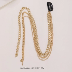 Detail of a 52cm gold multi-layer chain hair accessory with BB clip for ponytails