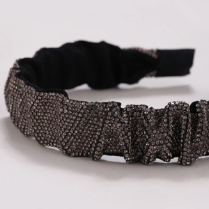 Serre-tête plissé noir élégant orné de strass sombres brillants pour accessoire cheveux