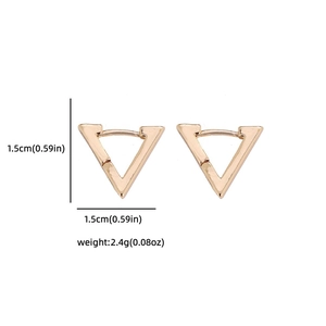 Boucles d'oreilles triangles dorées polies, bijoux géométriques de 1,5 cm pour femmes