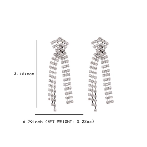 Boucles d'oreilles pendantes argentées avec strass, longueur 8 cm et largeur 2 cm