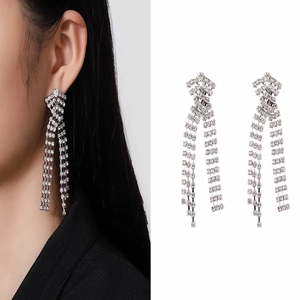 Élégantes Boucles d'Oreilles Longues Franges en Alliage de Strass Croix Géométrique Avec Tige en Acier Inoxydable Pour Femmes