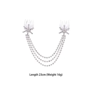 Chaîne de cheveux argentée à trois rangs avec strass et peignes flocons, longueur 23 cm