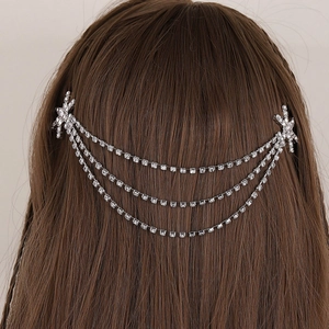 Chaîne de cheveux argentée élégante à trois couches avec strass et pinces étoiles