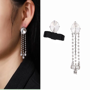 Orecchini a Goccia Asimmetrici con Fiocco Nero per Donna Eleganti Orecchini con Frange di Strass Placcati Argento Gioielli di Moda