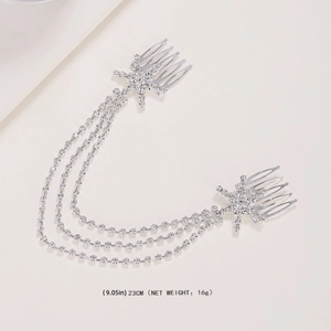 Détail du peigne à cheveux flocon de neige argenté avec chaîne strass triple rang, 23 cm