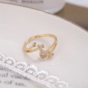 Elegant gold flower ring with zircon stones in a blooming clover design for women