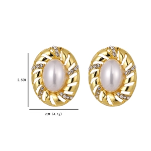Vintage oval pearl earrings with gold plating and sparkling crystal accents, size 2.5cm