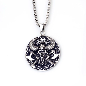 Collana con Pendente Teschio Pirata Norreno Vichingo Acciaio Inossidabile Argento Antico Gothic Punk Doppia Ascia Guerriero Gioielli Uomo