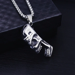 Collana con ciondolo a teschio gotico in acciaio inossidabile argento vintage su scatola
