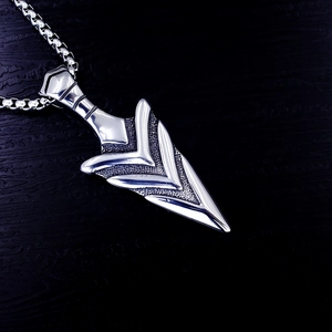 Vintage stainless steel spearhead pendant necklace for men with hammered metal finish