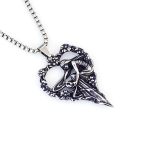 Collana con ciondolo a cuore vintage in acciaio inossidabile con rilievo di fata