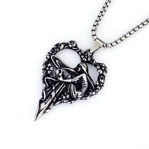Collana a cuore vintage in acciaio inossidabile con fata dalle ali d'angelo e rilievo