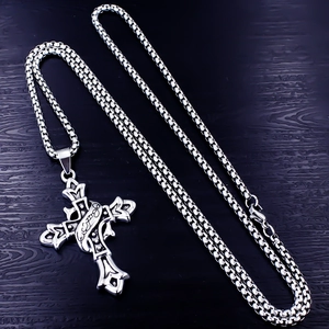 Collier gothique punk avec pendentif croix en acier inoxydable et chaîne box vintage