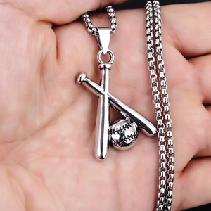 Collana con pendente in acciaio inossidabile con due mazze da baseball e palla per sportivi