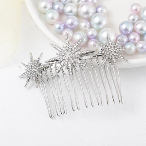 Peigne à cheveux argenté avec étoiles en strass pour coiffure de mariée élégante