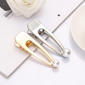 Élégante Pince à Cheveux en Alliage avec Künstliche Perle Artificielle Style Français Creuse Goutte d'Eau pour Femme Coiffure Quotidienne Or Argent Accessoire