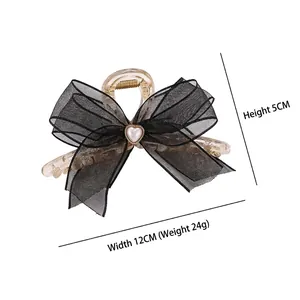 Pince à cheveux élégante en résine ambre avec nœud en maille noire et perle cœur, 12cm