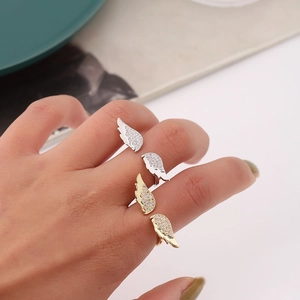 Elegante Anello con Ali di Angelo in Rame per Donna con Intarsio di Zirconia Strass Anello da Dito Regolabile per Matrimonio Quotidiano Gioielli