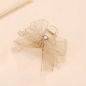 Pince à cheveux élégante avec nœud en organza beige champagne et perle en cœur pour femme