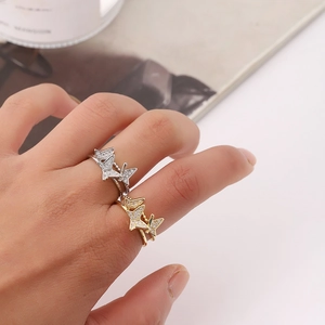 Bague Ouverte Papillon en Zircone pour Femmes Alliage Strass Réglable Double Couche Perles Mode Bague Bijoux Accessoires