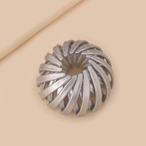Chic matte silver-grey bird nest hair claw clip for bun styling with expandable design
