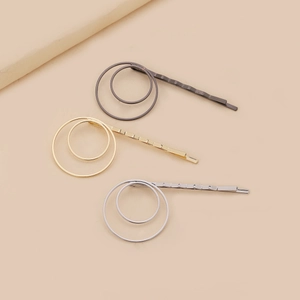 Barrettes géométriques minimalistes en alliage aux finitions or, argent et noir fusil