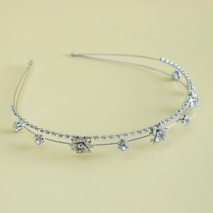 Serre-tête double couche argenté élégant avec strass et fleurs en zircone ajourées
