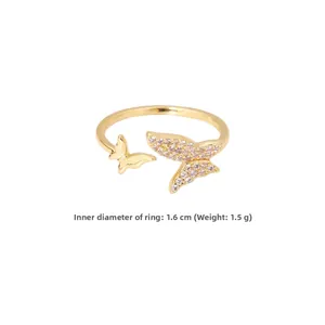 Makroaufnahme von verstellbarem Goldring mit Schmetterling, Diamanten und 1,6cm Innendurchmesser
