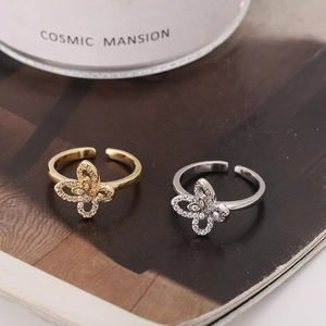 Elegante verstellbare Schmetterlingsringe mit Zirkonia-Inlay in Gold und Silber