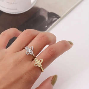 Eleganter Hohler Schmetterling Offener Ring Legierung Zirkonia Eingelegt Verstellbare Größe Ring Modeschmuck Für Damen