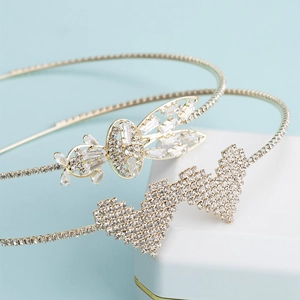 Elegante Cerchietto in Lega di Zinco con Zirconia e Strass Cuore Coniglio Cerchietto Sottile per Donna Accessori per Capelli