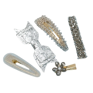Set de cinq barrettes argentées avec perles et nœuds élégants pour femmes