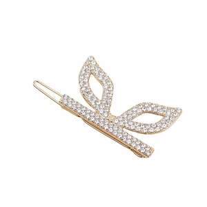 Barrette élégante en alliage doré avec strass scintillants au design papillon raffiné