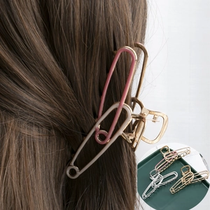 Minimalist Metal Hair Claw Clip Large Alloy Shark Clip Geometric Hollow Hair Accessories For Daily Styling Elegant Hairpin