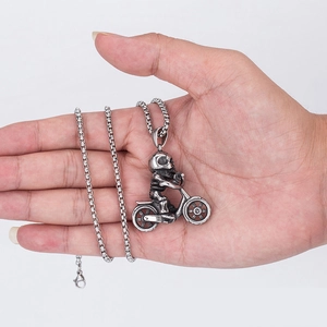 Punk rock skull rider motorcycle pendant necklace with durable retro steel box chain