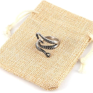 Bague tentacule de poulpe vintage en argent avec détails et pochette en toile