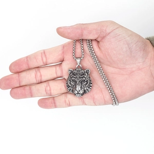 Vintage Tigerkopf Anhänger Halskette für Herren aus Edelstahl mit robuster Box-Kette
