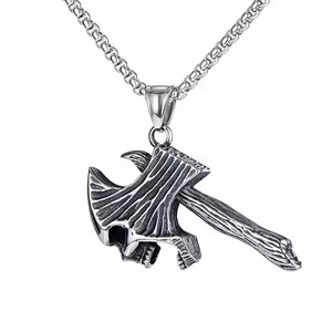 Collier Pendentif Hache de Bataille et Crâne en Acier Inoxydable Vintage pour Hommes Bijoux Gothique Punk Hip Hop en Alliage Cadeau